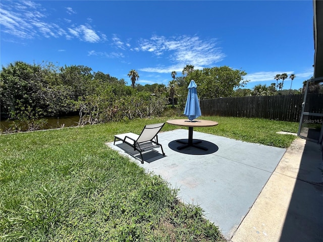 7313 Royal Palm Dr, New Port Richey, FL 34652 - view of home's community with a patio area