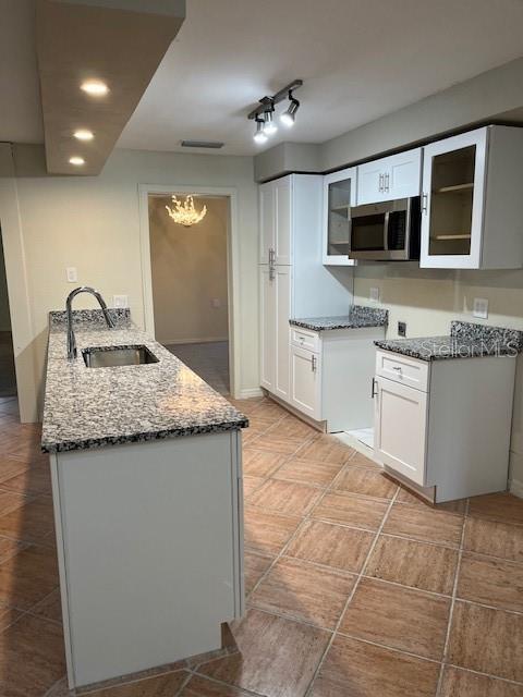 5281 Venetian Blvd NE, Saint Petersburg, FL 33703 - photo 12