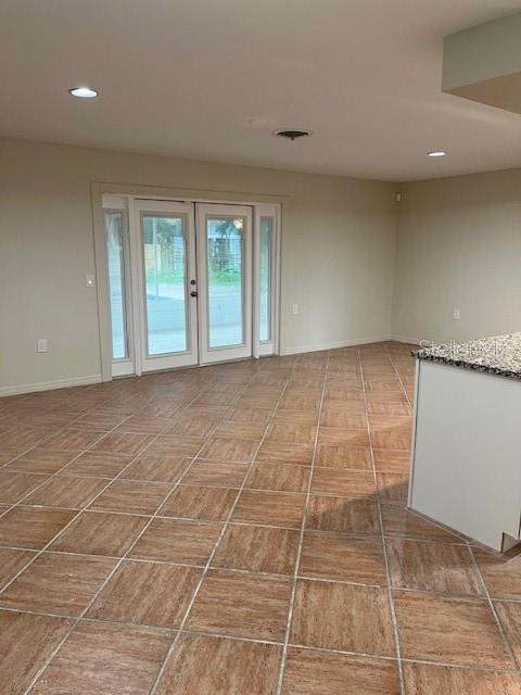 5281 Venetian Blvd NE, Saint Petersburg, FL 33703 - photo 13