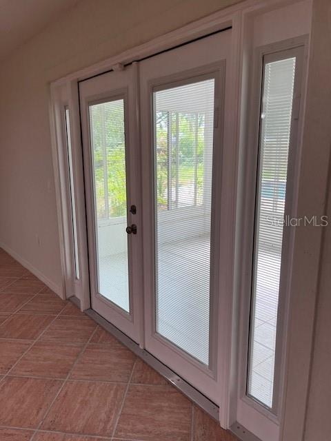 5281 Venetian Blvd NE, Saint Petersburg, FL 33703 - photo 28