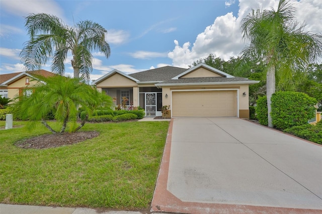 2128 Worthington Greens Dr, Sun City Center, FL 33573 - ranch-style home with stucco siding, a front lawn, an attached garage, driveway, and covered porch