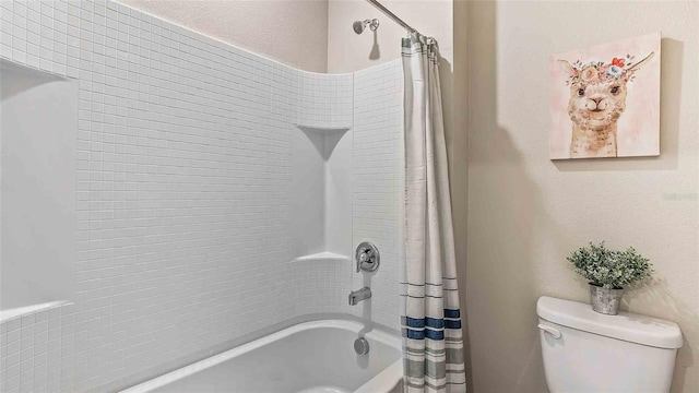1703 Tahitian Sunrise Dr, Plant City, FL 33565 - full bath with shower / bath combination with curtain and toilet