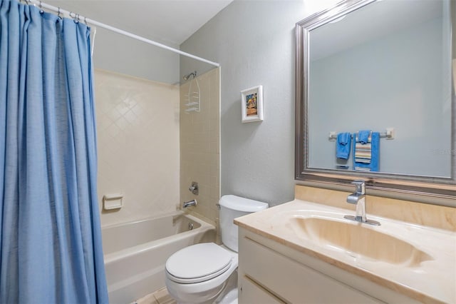 1515 Bayshore Blvd Unit 38, Dunedin, FL 34698 - bathroom featuring shower / bath combination with curtain, vanity, and a textured wall