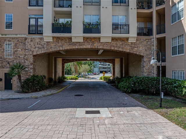 4221 W Spruce St Unit 2302, Tampa, FL 33607 - view of property's community featuring driveway