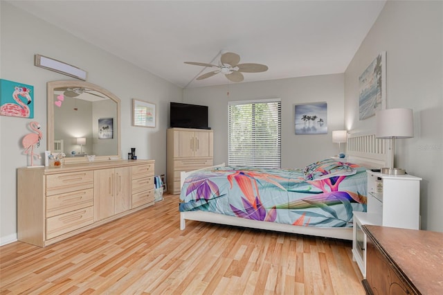 3114 Lake Pine Way Unit G1, Tarpon Springs, FL 34688 - bedroom with light wood finished floors, lofted ceiling, and a ceiling fan