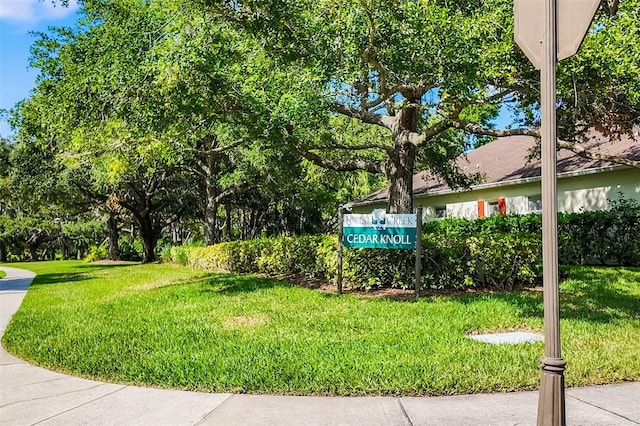 11813 Crawford Parrish Ln, Parrish, FL 34219 - surrounding community featuring a lawn