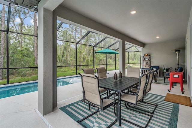 5 Sweetgum Ct N, Homosassa, FL 34446 - sunroom / solarium featuring a swimming pool and outdoor dining area