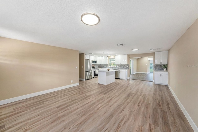 239 Freeport Ave NE, Saint Petersburg, FL 33702 - photo 9