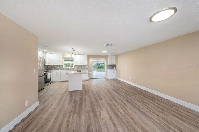 239 Freeport Ave NE, Saint Petersburg, FL 33702 - photo 10
