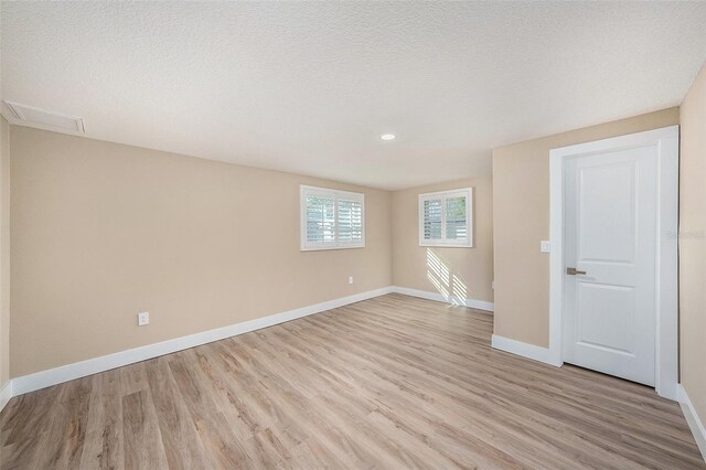 239 Freeport Ave NE, Saint Petersburg, FL 33702 - photo 17