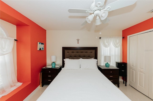 9852 Laurel Ledge Dr, Riverview, FL 33569 - bedroom with a ceiling fan and a closet