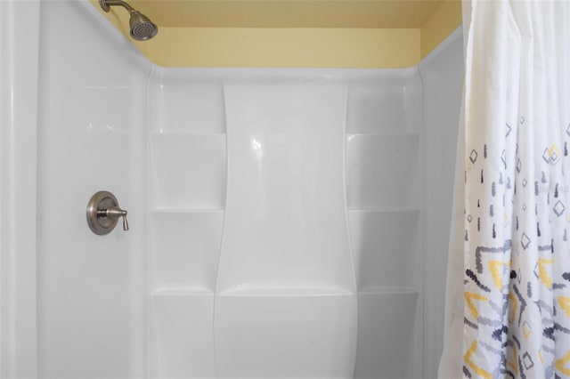 4036 Davit Dr, New Port Richey, FL 34652 - full bathroom with curtained shower