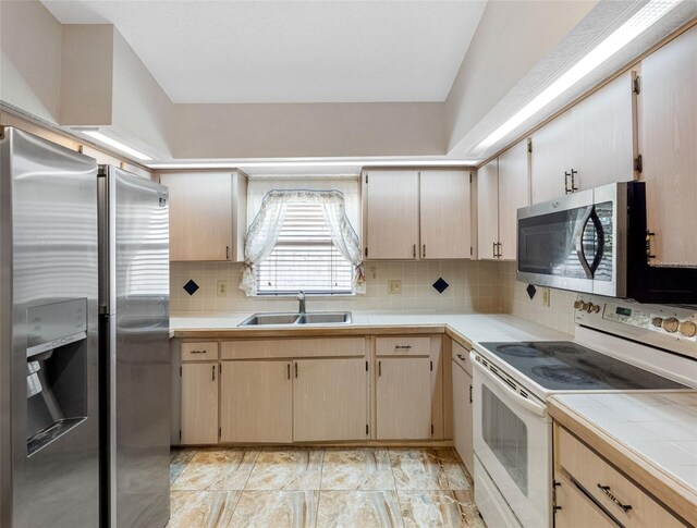 7712 40th Ter N, Saint Petersburg, FL 33709 - photo 4
