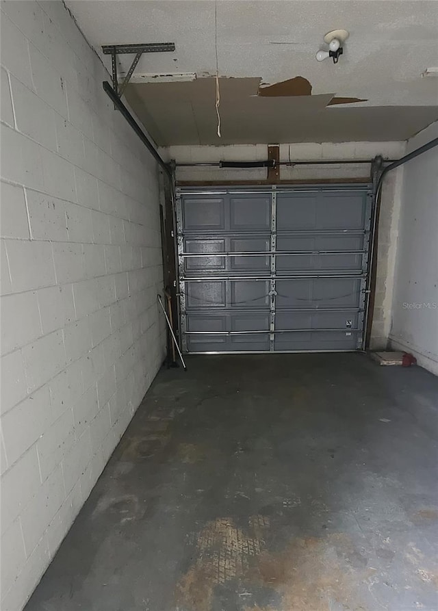 2603 Mary Sue St SW, Largo, FL 33774 - garage with concrete block wall