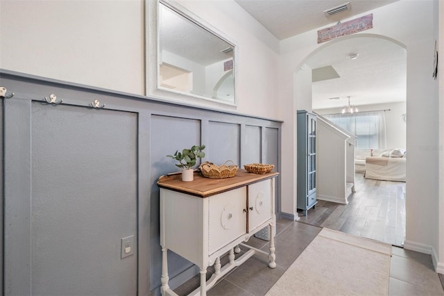 30989 Summer Sun Loop, Wesley Chapel, FL 33545 - hallway with arched walkways