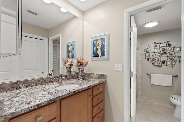 190 Dale Pl, Oldsmar, FL 34677 - bathroom featuring vanity and tile patterned flooring