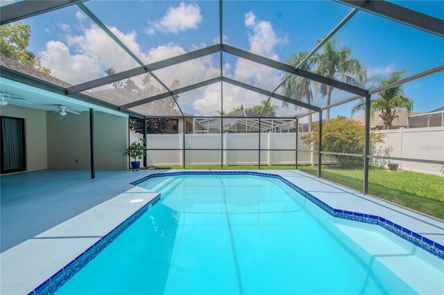 1838 Eagle Ridge Blvd, Palm Harbor, FL 34685 - view of pool featuring ceiling fan, a fenced backyard, and a patio