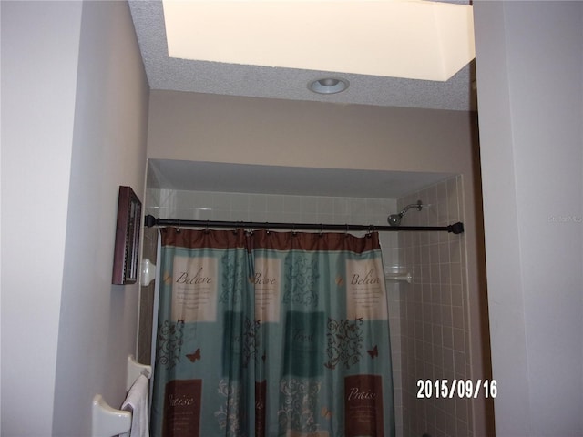 8225 SW 108th Street Rd, Ocala, FL 34481 - full bathroom with a shower with shower curtain