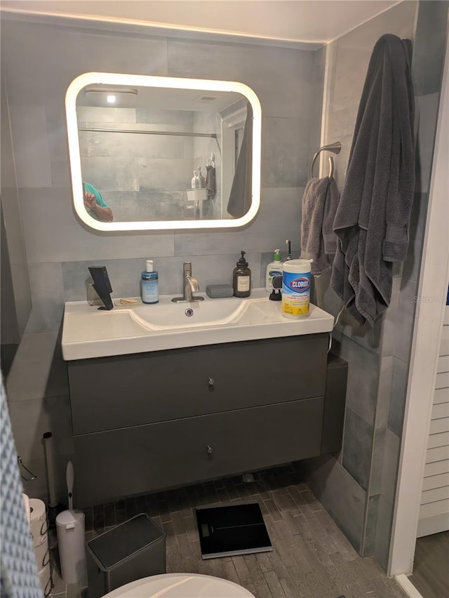 4705 NE 1st St NE Unit 327, Saint Petersburg, FL 33703 - bathroom featuring vanity and wood finished floors