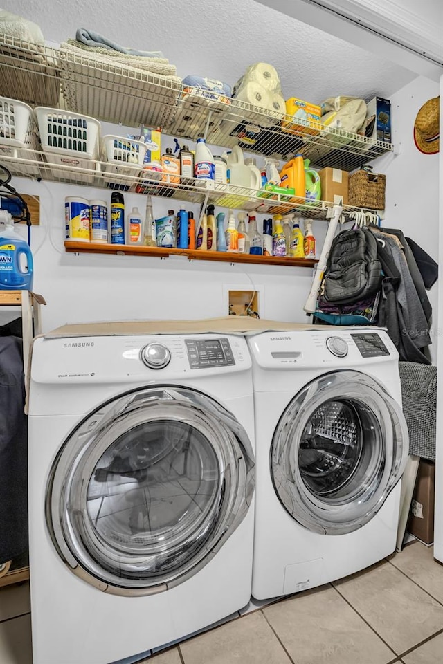 1102 Goshen Rd, Tarpon Springs, FL 34689 - laundry room featuring independent washer and dryer and tile patterned floors