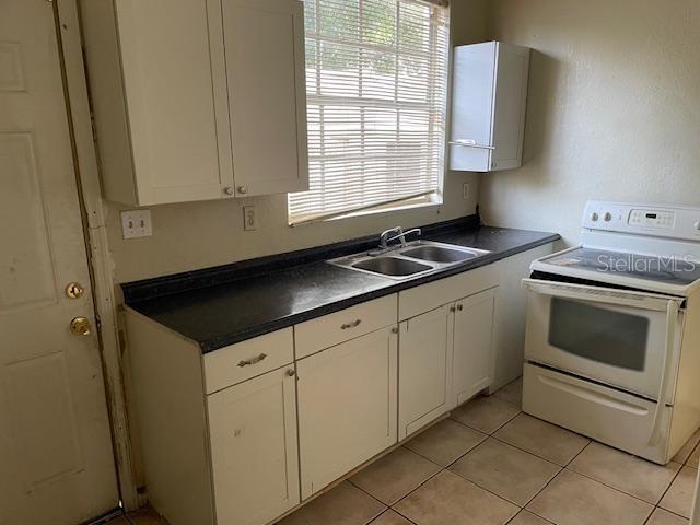 2219 Durham St, Tampa, FL 33605 - photo 2
