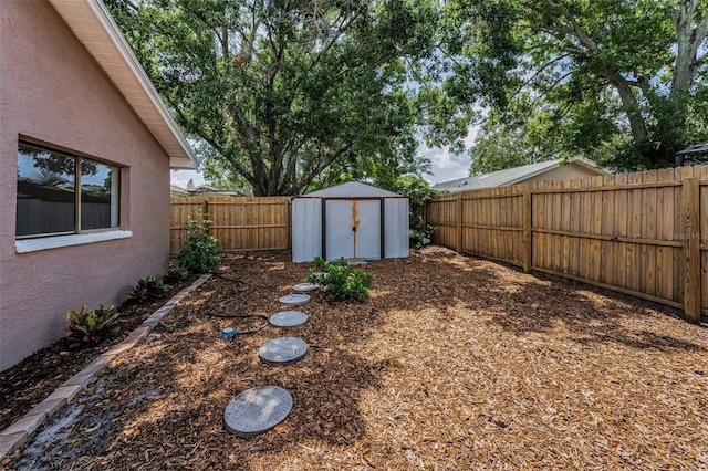 2063 Ridgecrest Dr, Dunedin, FL 34698 - view of fenced backyard
