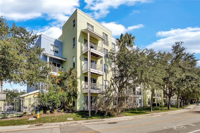 1501 Doyle Carlton Dr Unit 303, Tampa, FL 33602 - view of apartment building / complex