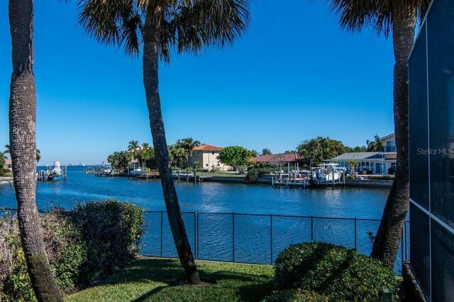 2096 Massachusetts Ave NE, Saint Petersburg, FL 33703 - photo 5