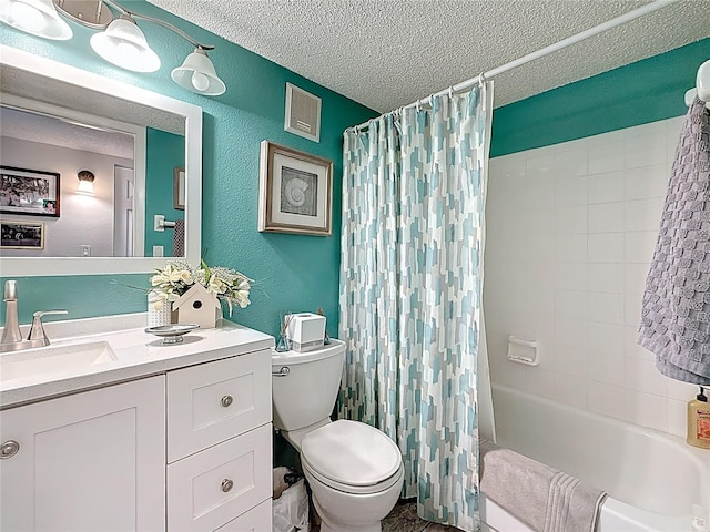 5920 80th St N Unit 406, Saint Petersburg, FL 33709 - full bathroom featuring a textured ceiling, toilet, vanity, shower / bathtub combination with curtain, and a textured wall
