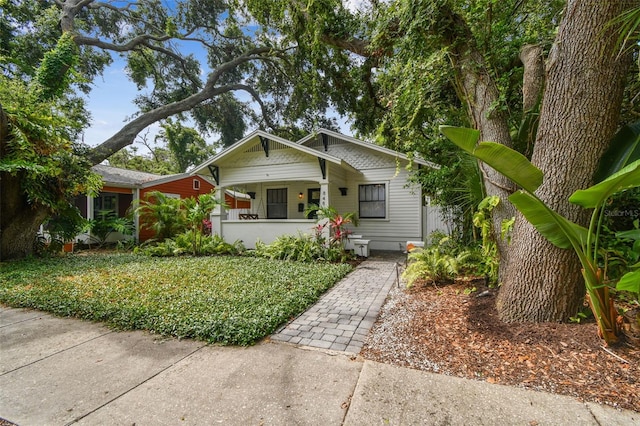 848 9th Ave S, Saint Petersburg, FL 33701 - bungalow-style house with covered porch