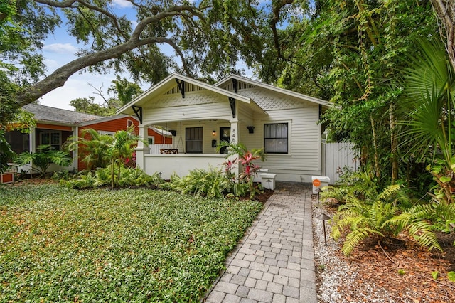 848 9th Ave S, Saint Petersburg, FL 33701 - bungalow featuring covered porch
