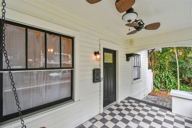 848 9th Ave S, Saint Petersburg, FL 33701 - property entrance featuring ceiling fan