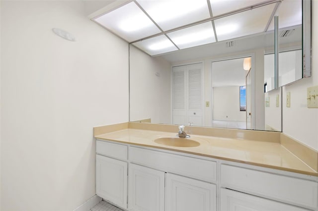 9425 Blind Pass Rd Unit 1008, St Pete Beach, FL 33706 - bathroom featuring vanity