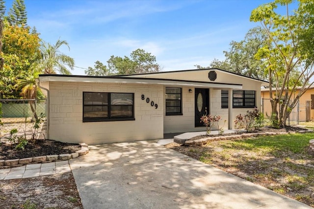 8009 Somerset Ln, Tampa, FL 33615 - photo 2
