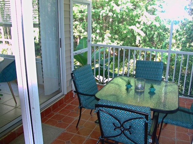 1605 Send Way, Lutz, FL 33549 - balcony with outdoor dining space