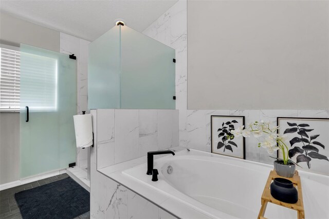 13910 Chalk Hill Pl, Riverview, FL 33579 - full bathroom with a garden tub