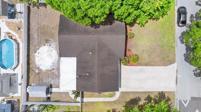 7276 21st St N, Saint Petersburg, FL 33702 - aerial view of a pool area