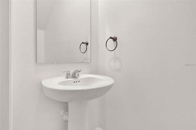 271 Inman Blvd, Winter Haven, FL 33881 - bathroom with a sink