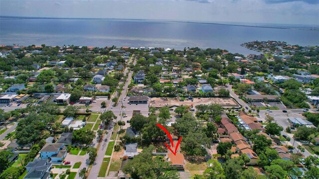4714 W Vasconia St, Tampa, FL 33629 - aerial view of property and surrounding area featuring a large body of water and nearby suburban area