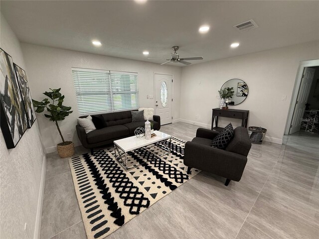 539 Freeport Ave N, Saint Petersburg, FL 33702 - photo 8