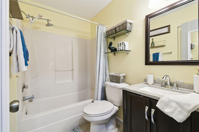 6630 Spring Flower Dr Unit 14, New Port Richey, FL 34653 - bathroom featuring vanity, shower / tub combo, toilet, and tile patterned floors