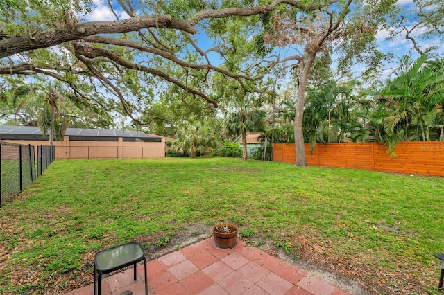 320 Broadway, Dunedin, FL 34698 - view of yard with a patio area
