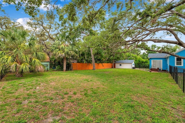 320 Broadway, Dunedin, FL 34698 - view of yard with entry steps