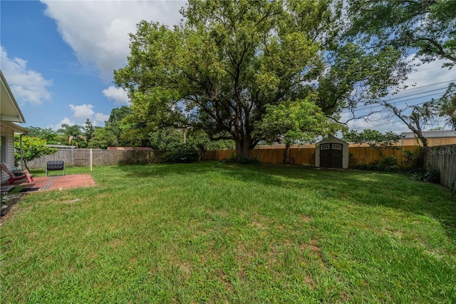 117 Connie Ave, Tampa, FL 33613 - view of yard featuring a patio