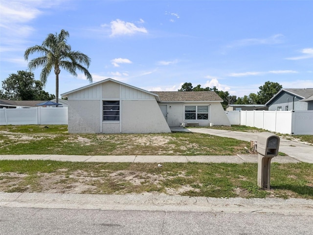 1009 Sagamore Dr, Seffner, FL 33584 - photo 2