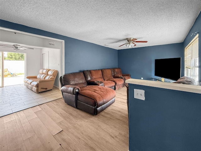1009 Sagamore Dr, Seffner, FL 33584 - photo 4