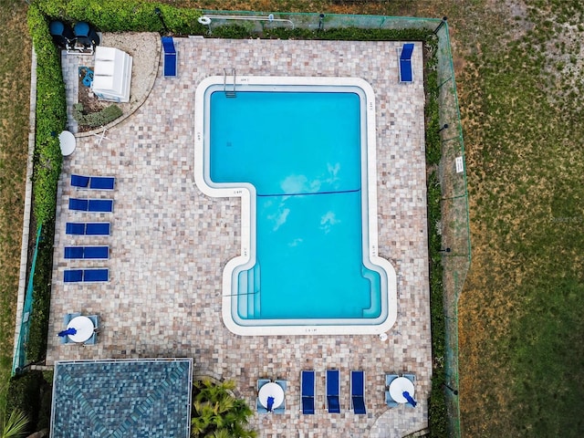 184 Hunter Ct, Palm Harbor, FL 34684 - aerial view of a pool
