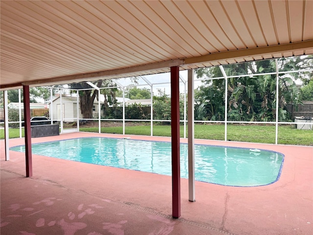 2523 Krueger Ln, Tampa, FL 33618 - swimming pool with a patio and a lanai