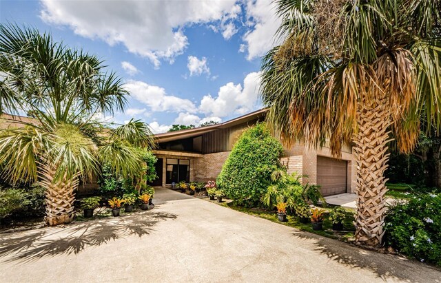 309 Hidden Lake Dr, Brandon, FL 33511