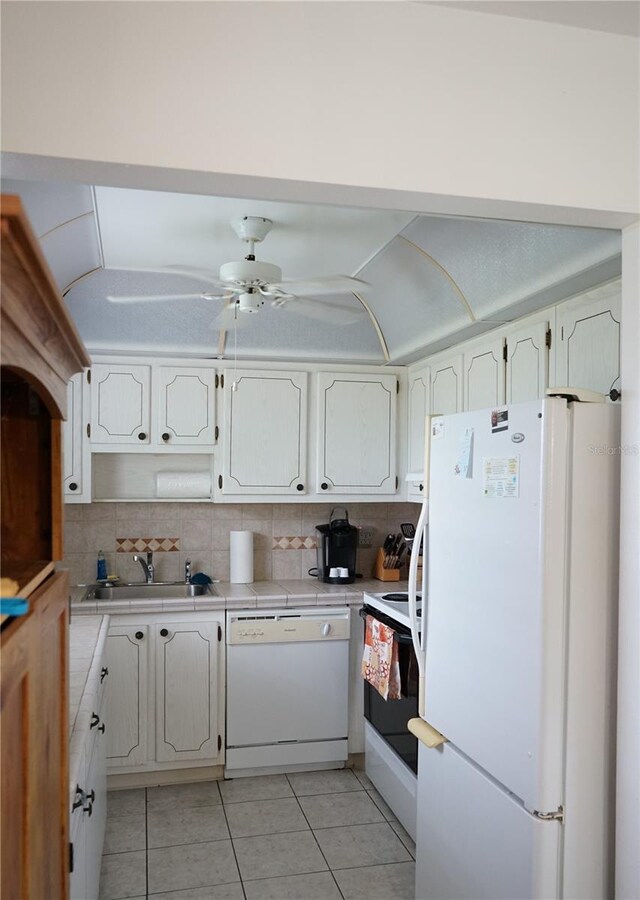 101 Cambridge Trl Unit 205, Sun City Center, FL 33573 - photo 7